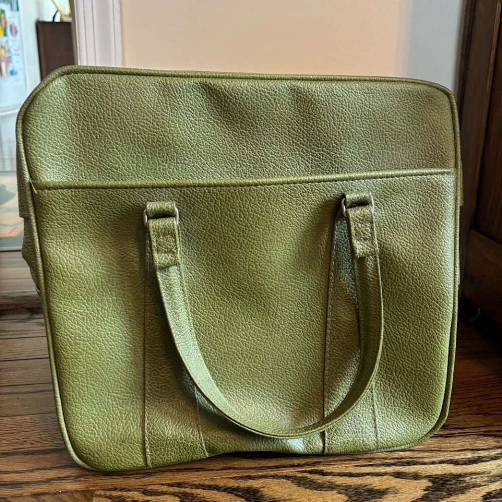 Vintage 1960’s Royal Traveller Medalist Shoulder Tote Bag Luggage Avocado Green
